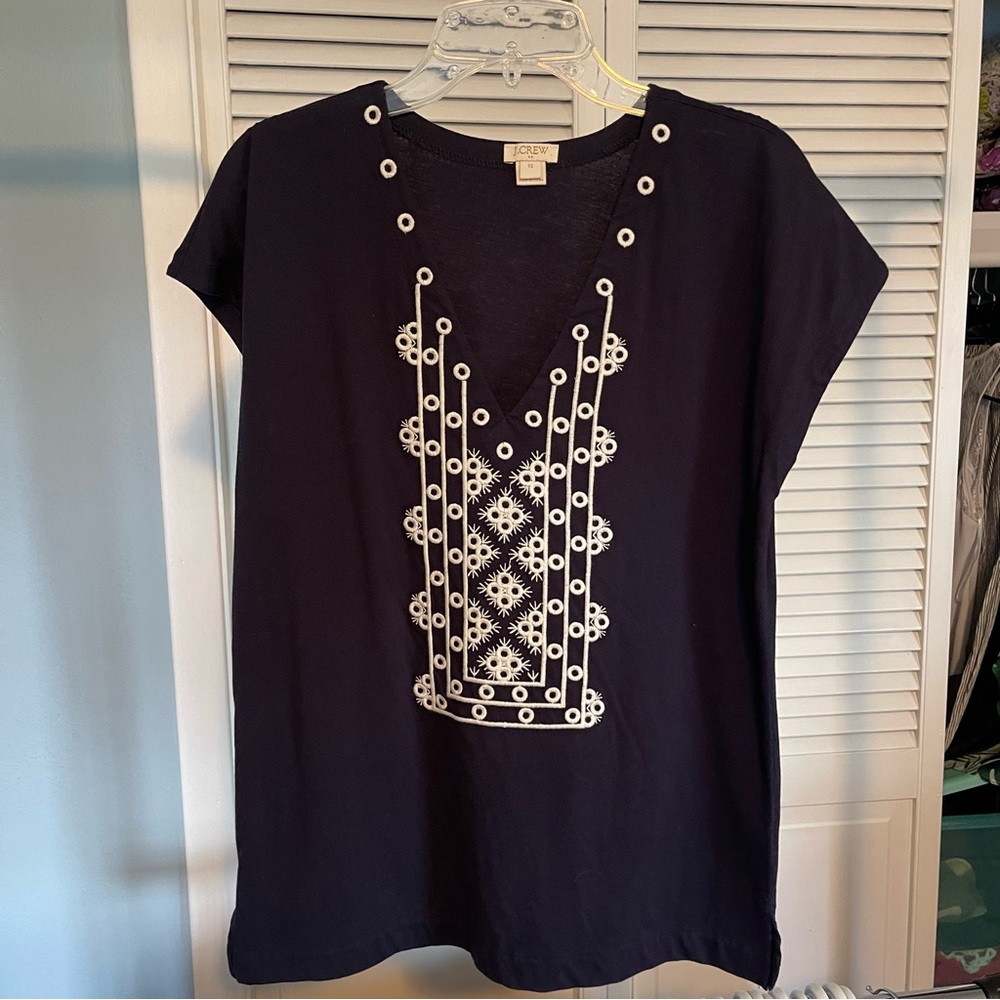Navy and white embroidered t shirt